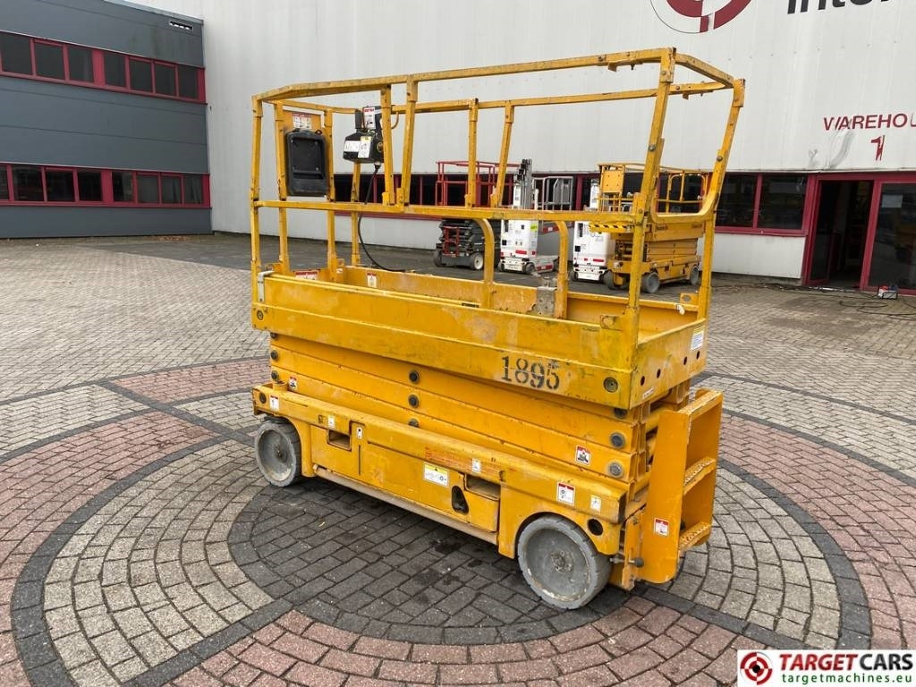 Haulotte Compact 10N Electric Scissor Work Lift 1000cm - Šķērveida pacēlājs: foto 4 Haulotte Compact 10N Electric Scissor Work Lift 1000cm - Šķērveida pacēlājs: foto 4