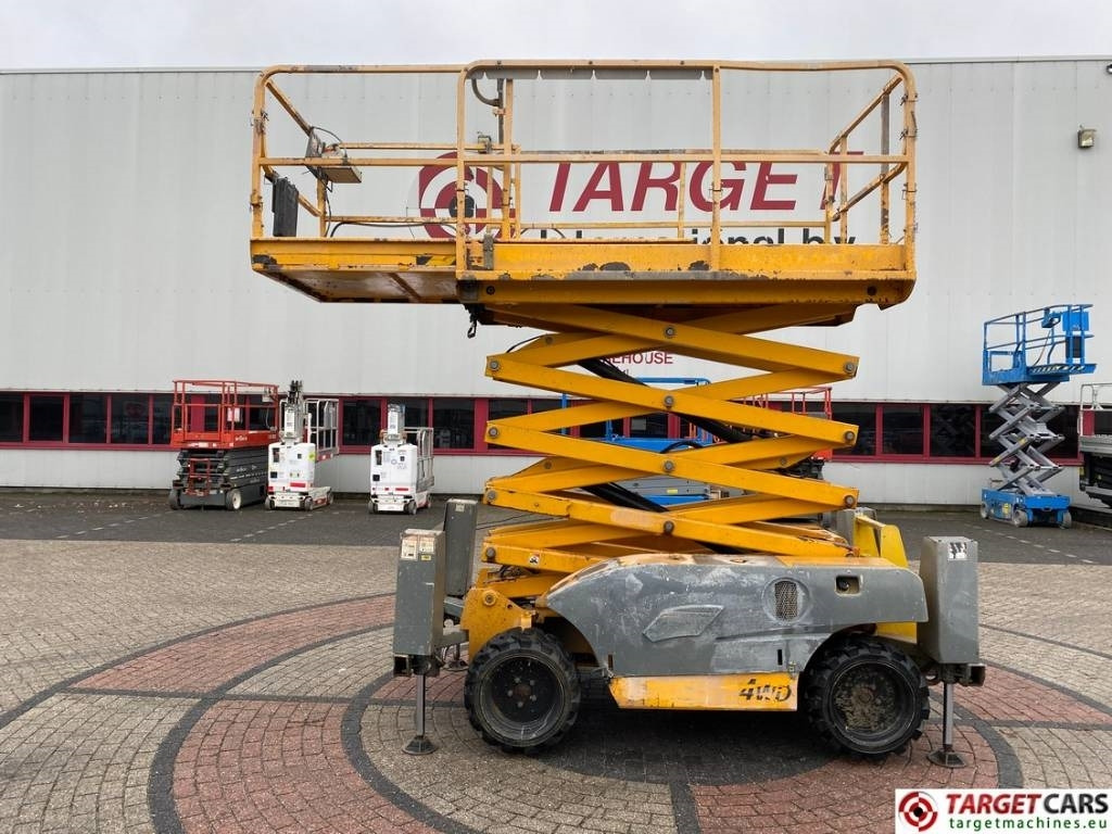 Haulotte Compact 12DX Diesel 4x4 Scissor Work Lift 1206cm - Šķērveida pacēlājs: foto 5 Haulotte Compact 12DX Diesel 4x4 Scissor Work Lift 1206cm - Šķērveida pacēlājs: foto 5