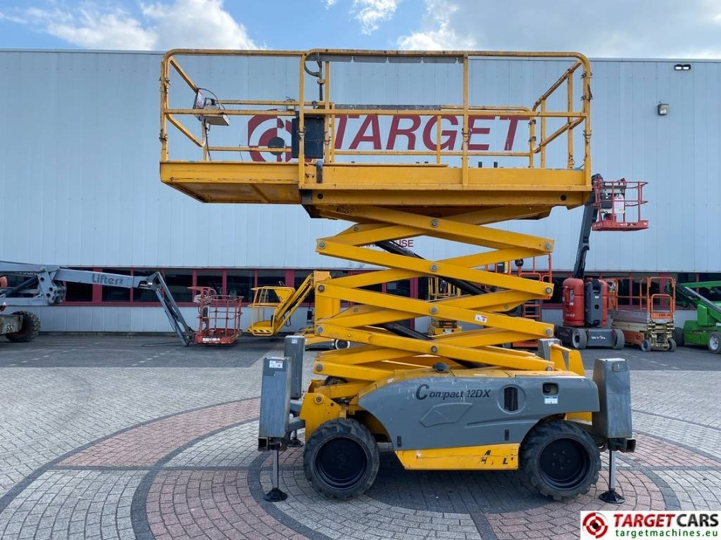 Šķērveida pacēlājs Haulotte Compact 12DX Diesel 4x4 Scissor Work Lift 1206cm: foto 5