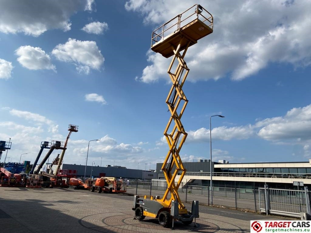 Šķērveida pacēlājs Haulotte Compact 12DX Diesel 4x4 Scissor Work Lift 1206cm: foto 7