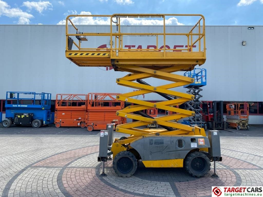 Haulotte Compact 12DX Diesel 4x4 Scissor Work Lift 1206cm - Šķērveida pacēlājs: foto 5 Haulotte Compact 12DX Diesel 4x4 Scissor Work Lift 1206cm - Šķērveida pacēlājs: foto 5