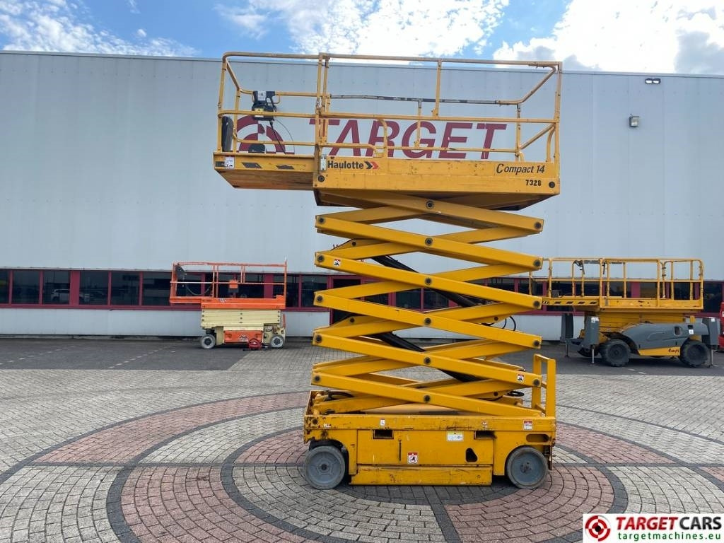 Haulotte Compact 14 Electric Scissor Work Lift 1385cm - Šķērveida pacēlājs: foto 5 Haulotte Compact 14 Electric Scissor Work Lift 1385cm - Šķērveida pacēlājs: foto 5