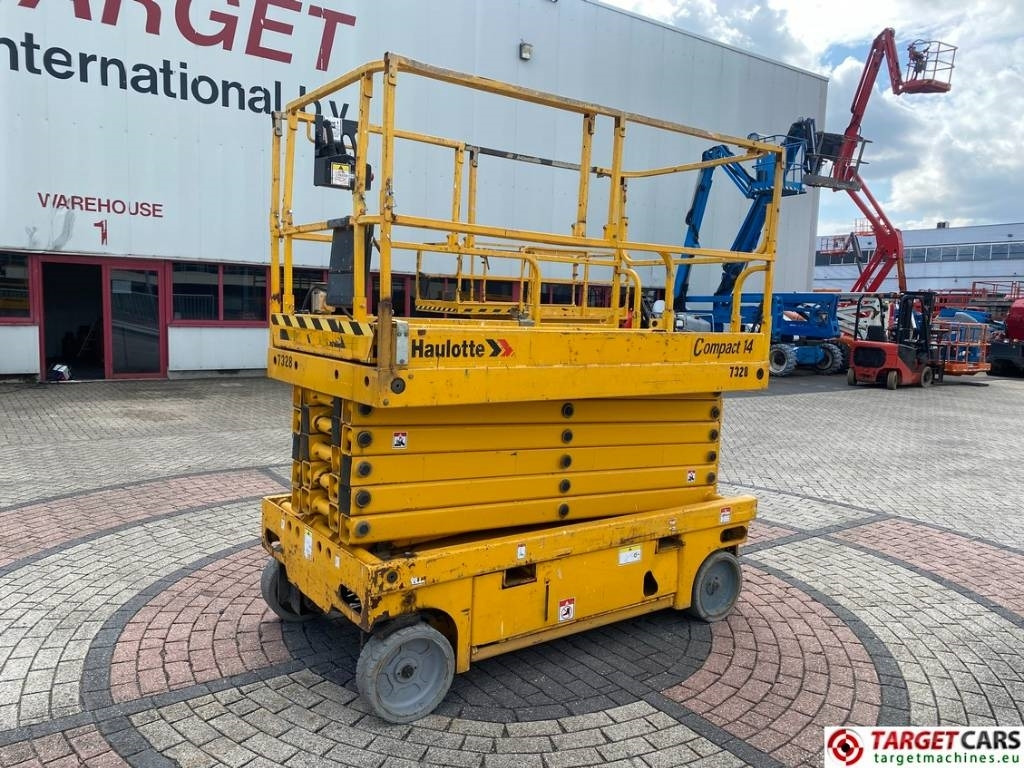 Haulotte Compact 14 Electric Scissor Work Lift 1385cm - Šķērveida pacēlājs: foto 1 Haulotte Compact 14 Electric Scissor Work Lift 1385cm - Šķērveida pacēlājs: foto 1