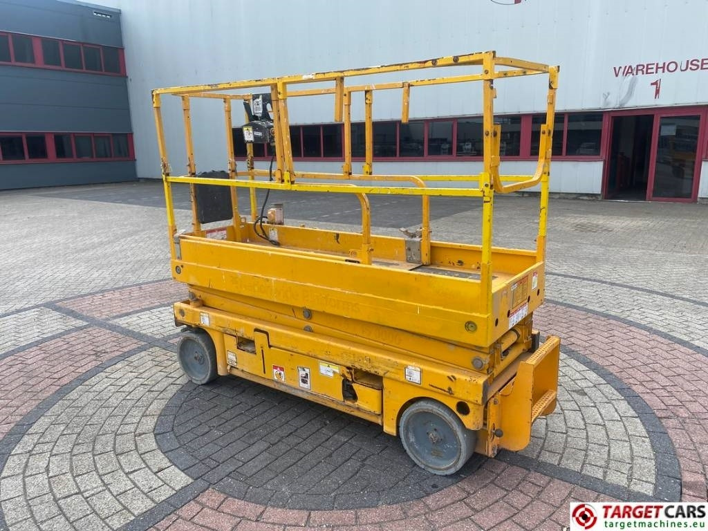 Haulotte Compact 8 Electric Scissor Work Lift 818cm - Šķērveida pacēlājs: foto 4 Haulotte Compact 8 Electric Scissor Work Lift 818cm - Šķērveida pacēlājs: foto 4