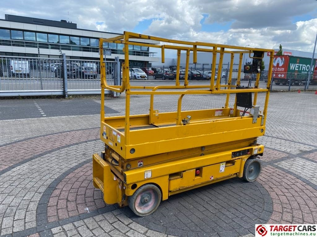 Haulotte Compact 8 Electric Scissor Work Lift 818cm - Šķērveida pacēlājs: foto 3 Haulotte Compact 8 Electric Scissor Work Lift 818cm - Šķērveida pacēlājs: foto 3