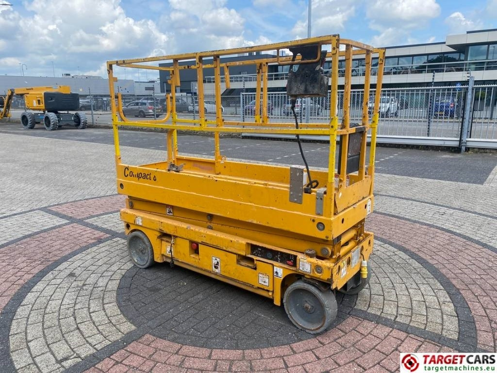 Haulotte Compact 8 Electric Scissor Work Lift 818cm - Šķērveida pacēlājs: foto 2 Haulotte Compact 8 Electric Scissor Work Lift 818cm - Šķērveida pacēlājs: foto 2