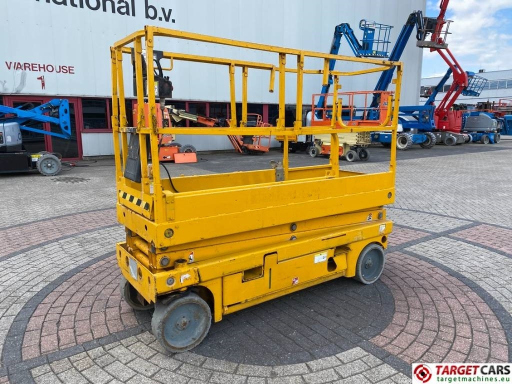 Haulotte Compact 8 Electric Scissor Work Lift 818cm - Šķērveida pacēlājs: foto 1 Haulotte Compact 8 Electric Scissor Work Lift 818cm - Šķērveida pacēlājs: foto 1