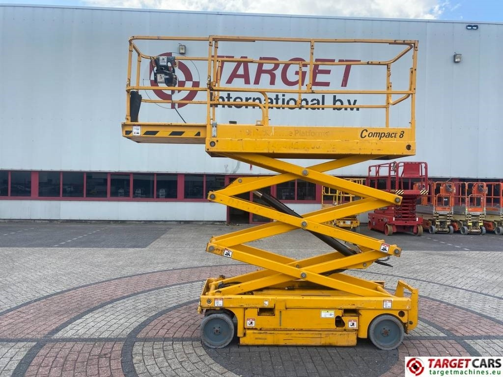 Haulotte Compact 8 Electric Scissor Work Lift 818cm - Šķērveida pacēlājs: foto 5 Haulotte Compact 8 Electric Scissor Work Lift 818cm - Šķērveida pacēlājs: foto 5