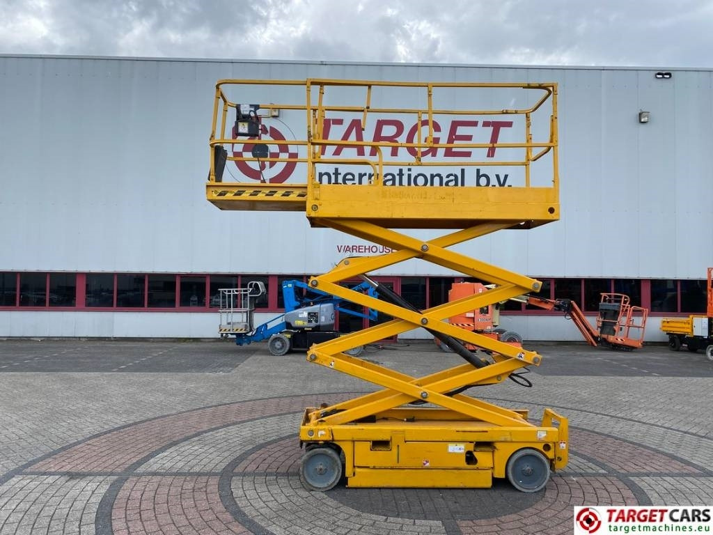 Haulotte Compact 8 Electric Scissor Work Lift 818cm - Šķērveida pacēlājs: foto 5 Haulotte Compact 8 Electric Scissor Work Lift 818cm - Šķērveida pacēlājs: foto 5