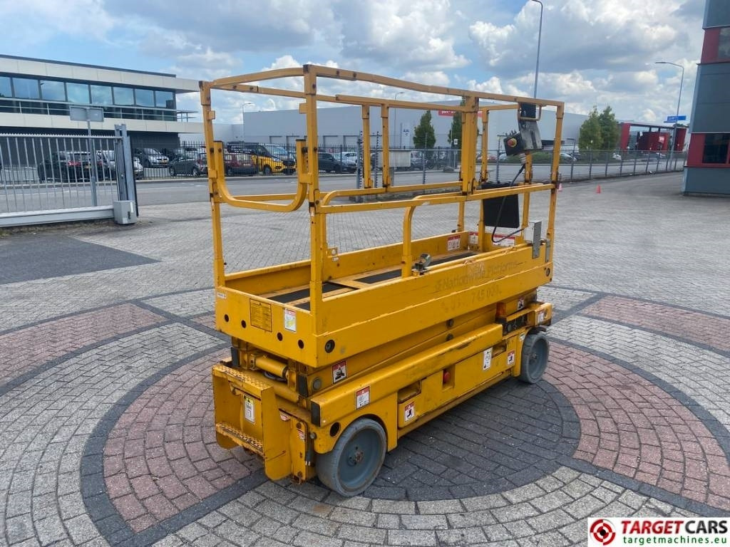 Haulotte Compact 8 Electric Scissor Work Lift 818cm - Šķērveida pacēlājs: foto 3 Haulotte Compact 8 Electric Scissor Work Lift 818cm - Šķērveida pacēlājs: foto 3
