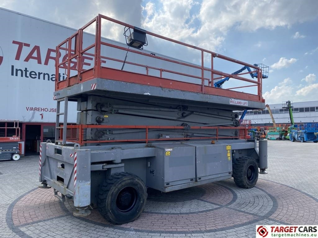 Holland Lift Combistar M-250DL27 diesel scissor worklift 27.20M - Šķērveida pacēlājs: foto 1 Holland Lift Combistar M-250DL27 diesel scissor worklift 27.20M - Šķērveida pacēlājs: foto 1