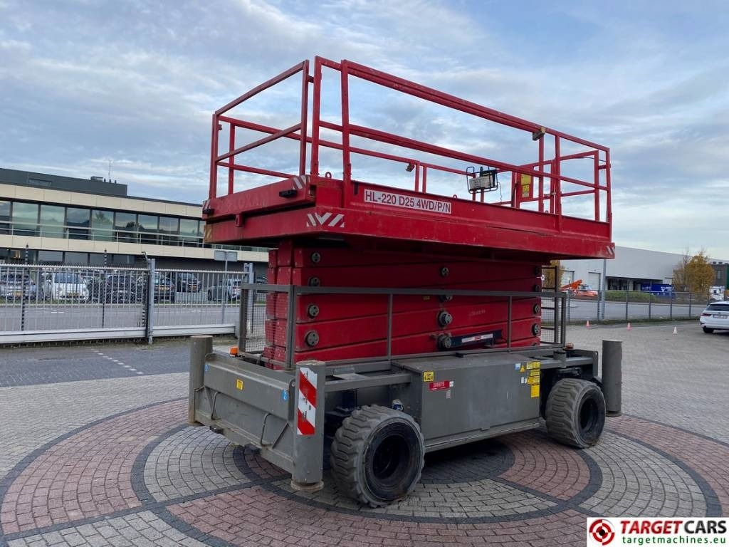 Holland Lift HL220D25-4WD Diesel 4x4 HL220 Scissor Lift 2170cm - Šķērveida pacēlājs: foto 3 Holland Lift HL220D25-4WD Diesel 4x4 HL220 Scissor Lift 2170cm - Šķērveida pacēlājs: foto 3