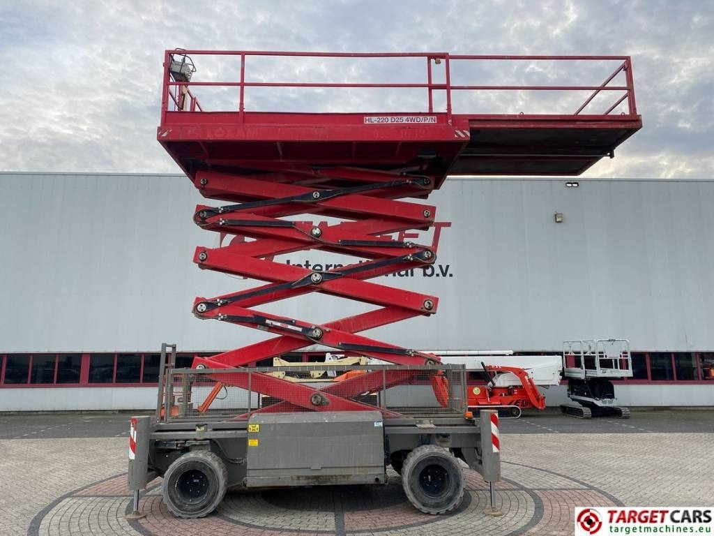 Holland Lift HL220D25-4WD Diesel 4x4 HL220 Scissor Lift 2170cm - Šķērveida pacēlājs: foto 5 Holland Lift HL220D25-4WD Diesel 4x4 HL220 Scissor Lift 2170cm - Šķērveida pacēlājs: foto 5