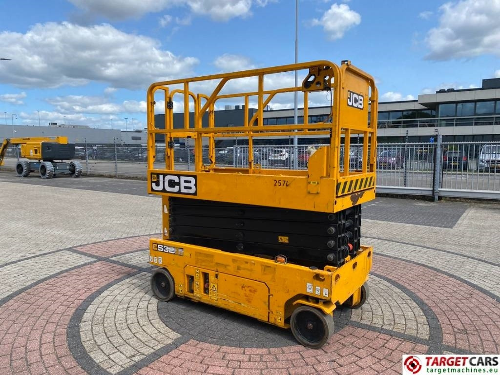 JCB S3246E Electric Scissor Work Lift 1200cm - Šķērveida pacēlājs: foto 2 JCB S3246E Electric Scissor Work Lift 1200cm - Šķērveida pacēlājs: foto 2