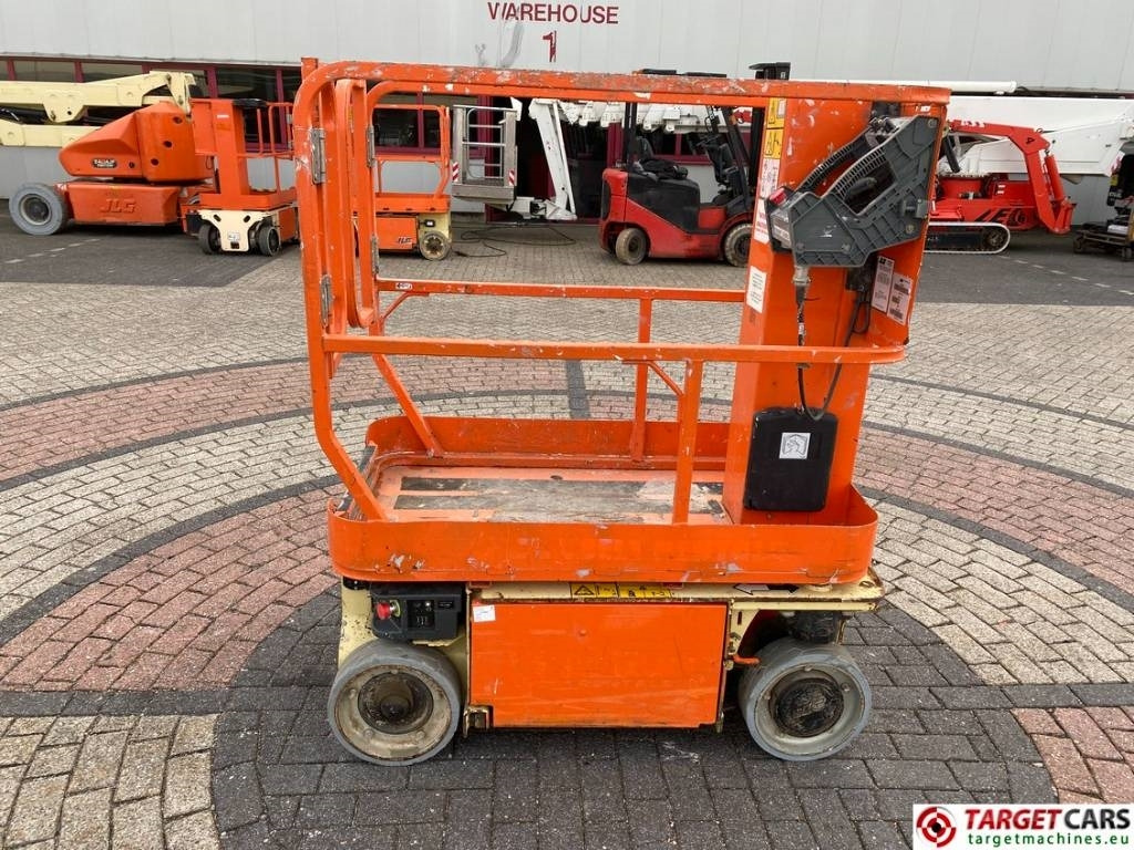JLG 1230ES Electric Vertical Mast Work Lift 566cm - Torņa pacēlājs: foto 5 JLG 1230ES Electric Vertical Mast Work Lift 566cm - Torņa pacēlājs: foto 5