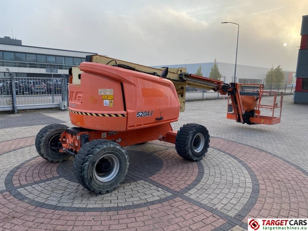 JLG 520AJ Articulated 4x4 Diesel Boom Work Lift 1800cm  - Izlices pacēlājs: foto 3 JLG 520AJ Articulated 4x4 Diesel Boom Work Lift 1800cm  - Izlices pacēlājs: foto 3