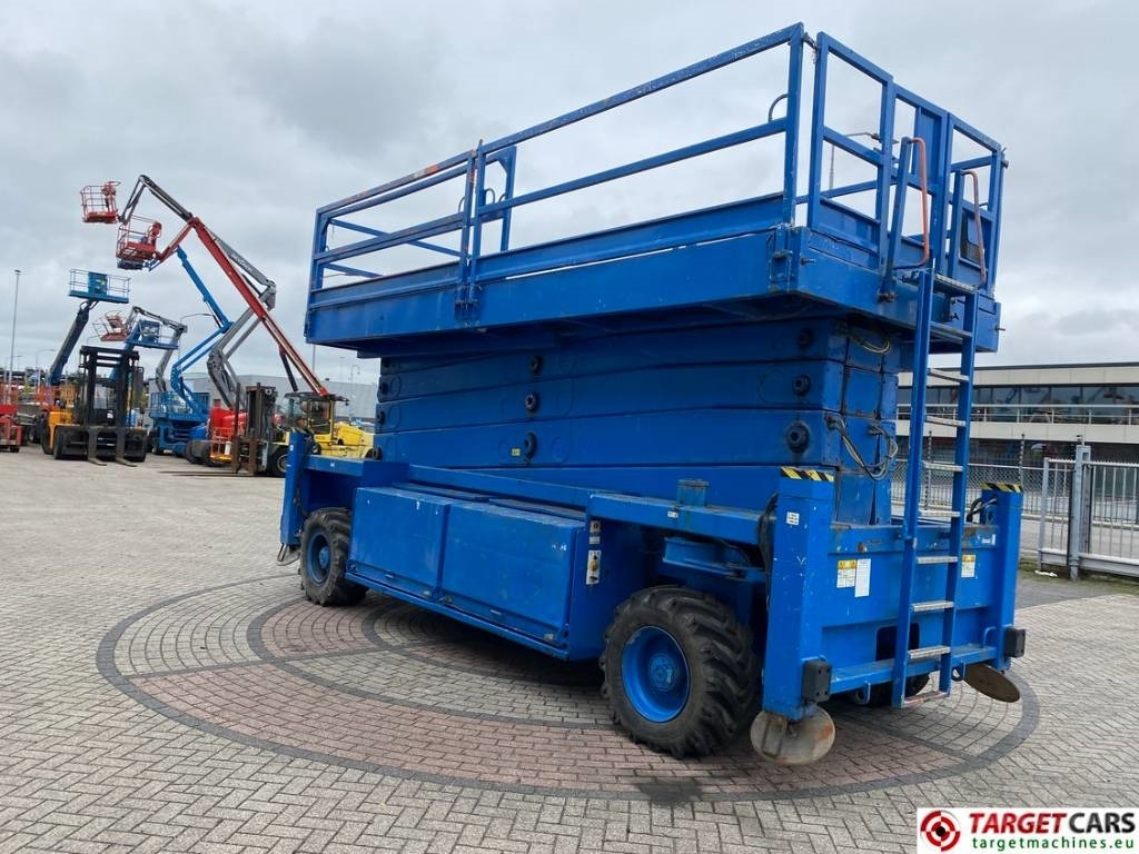 JLG Liftlux 260-25 Diesel 4x4 Scissor Work Lift 2800cm - Šķērveida pacēlājs: foto 2 JLG Liftlux 260-25 Diesel 4x4 Scissor Work Lift 2800cm - Šķērveida pacēlājs: foto 2