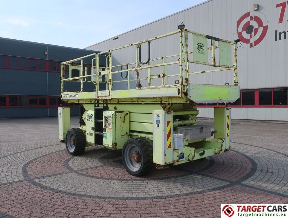 MEC 3392RT-T Diesel 4x4 Scissor Work Lift 1200cm - Šķērveida pacēlājs: foto 4 MEC 3392RT-T Diesel 4x4 Scissor Work Lift 1200cm - Šķērveida pacēlājs: foto 4