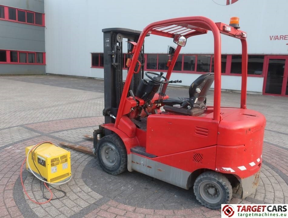 Manitou ME425 Electric 4wheel Forklift 2500KG Triplex450cm - Elektroiekrāvējs: foto 4 Manitou ME425 Electric 4wheel Forklift 2500KG Triplex450cm - Elektroiekrāvējs: foto 4