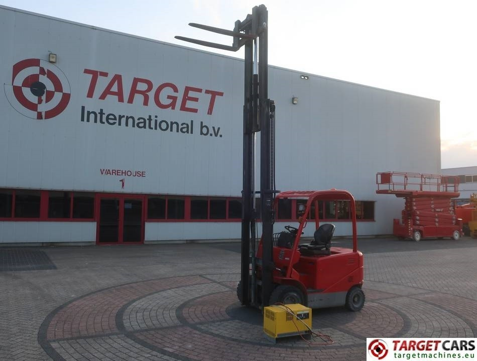 Manitou ME425 Electric 4wheel Forklift 2500KG Triplex450cm - Elektroiekrāvējs: foto 5 Manitou ME425 Electric 4wheel Forklift 2500KG Triplex450cm - Elektroiekrāvējs: foto 5