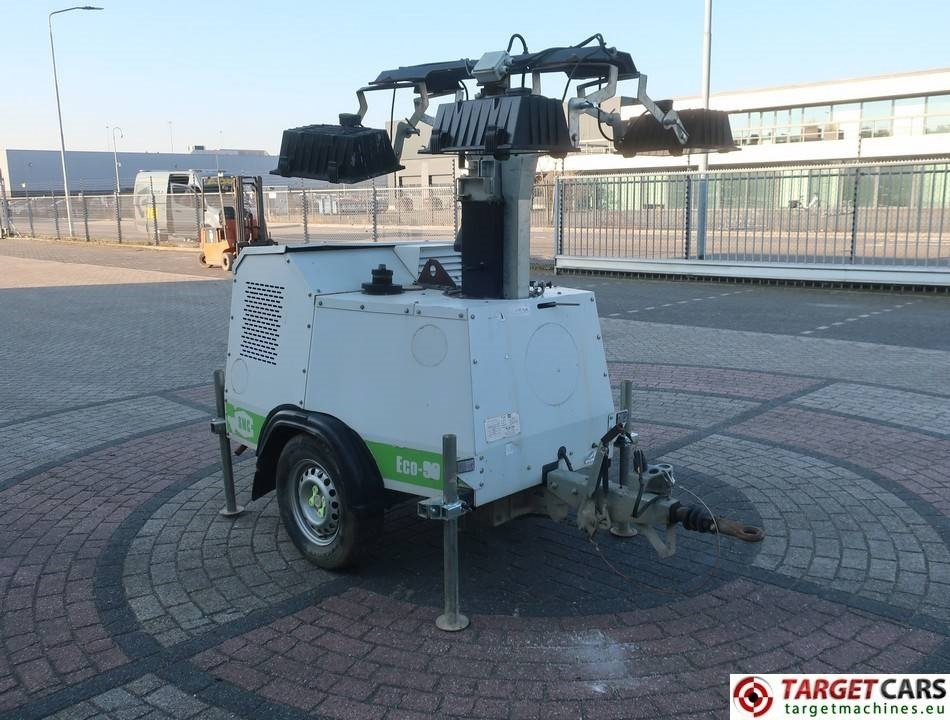 SMC ECO-90 Tower Light 4x400W - Apgaismojuma stabs: foto 2 SMC ECO-90 Tower Light 4x400W - Apgaismojuma stabs: foto 2