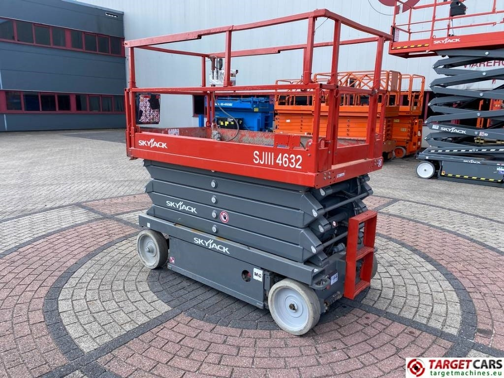 SkyJack SJ4632 Electric 4632 Scissor Work LIft 1170cm - Šķērveida pacēlājs: foto 4 SkyJack SJ4632 Electric 4632 Scissor Work LIft 1170cm - Šķērveida pacēlājs: foto 4