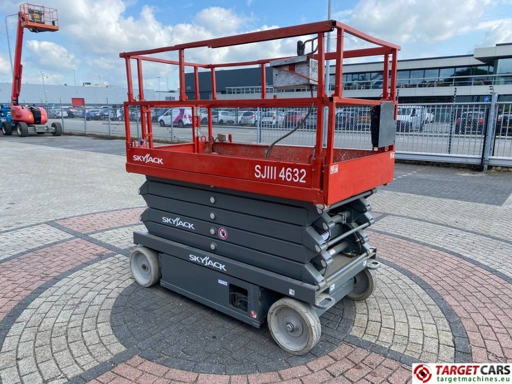 SkyJack SJ4632 Electric 4632 Scissor Work LIft 1170cm - Šķērveida pacēlājs: foto 2 SkyJack SJ4632 Electric 4632 Scissor Work LIft 1170cm - Šķērveida pacēlājs: foto 2