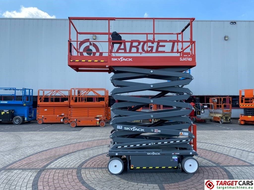 SkyJack SJ4740 Electric 4740 Scissor Work Lift 1380cm - Šķērveida pacēlājs: foto 5 SkyJack SJ4740 Electric 4740 Scissor Work Lift 1380cm - Šķērveida pacēlājs: foto 5