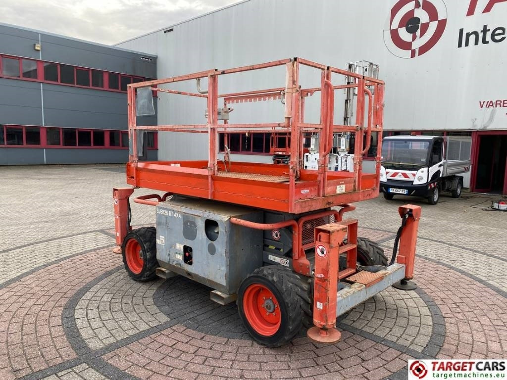 SkyJack SJ6826 RT Diesel 4x4 Scissor Work Lift 992cm - Šķērveida pacēlājs: foto 4 SkyJack SJ6826 RT Diesel 4x4 Scissor Work Lift 992cm - Šķērveida pacēlājs: foto 4