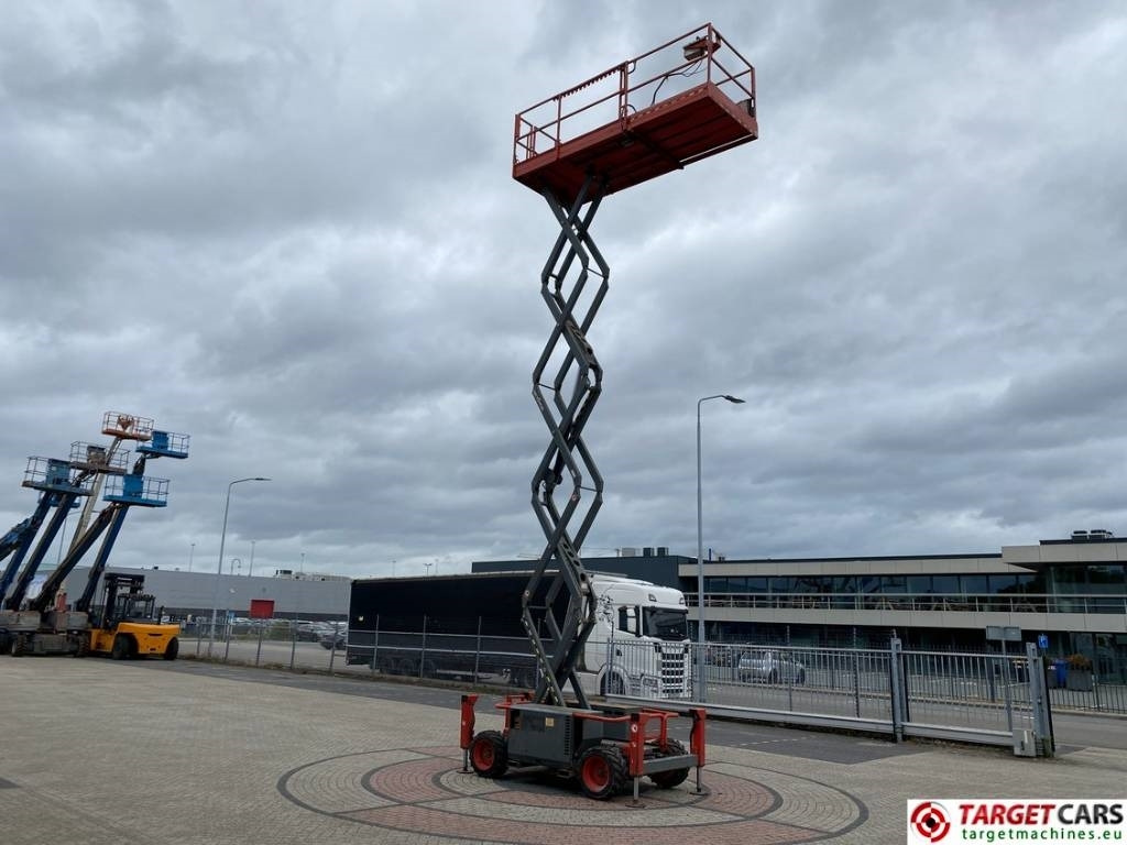 Šķērveida pacēlājs SkyJack SJ6832RT Diesel 4x4 Scissor 6832 Work Lift 1180cm: foto 7