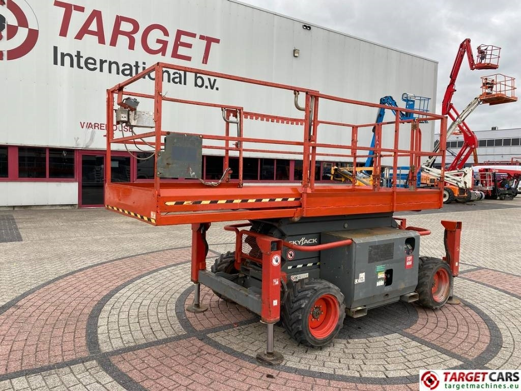 Šķērveida pacēlājs SkyJack SJ6832RT Diesel 4x4 Scissor 6832 Work Lift 1180cm: foto 31