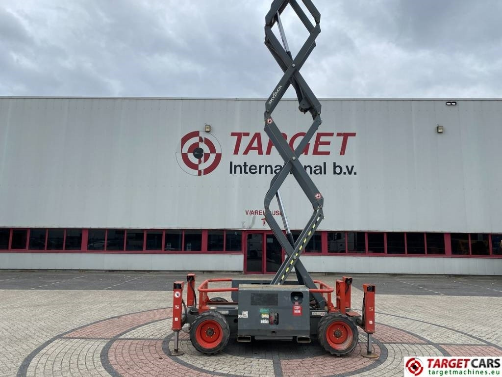 Šķērveida pacēlājs SkyJack SJ6832RT Diesel 4x4 Scissor 6832 Work Lift 1180cm: foto 19