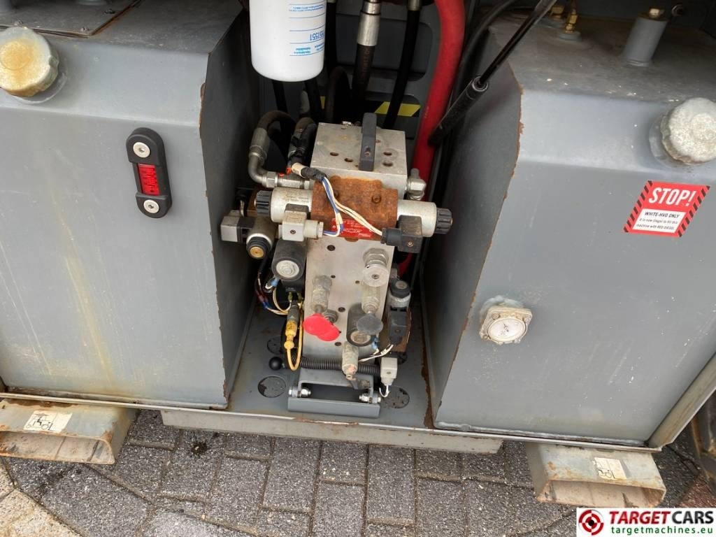 Šķērveida pacēlājs SkyJack SJ6832RT Diesel 4x4 Scissor 6832 Work Lift 1180cm: foto 16