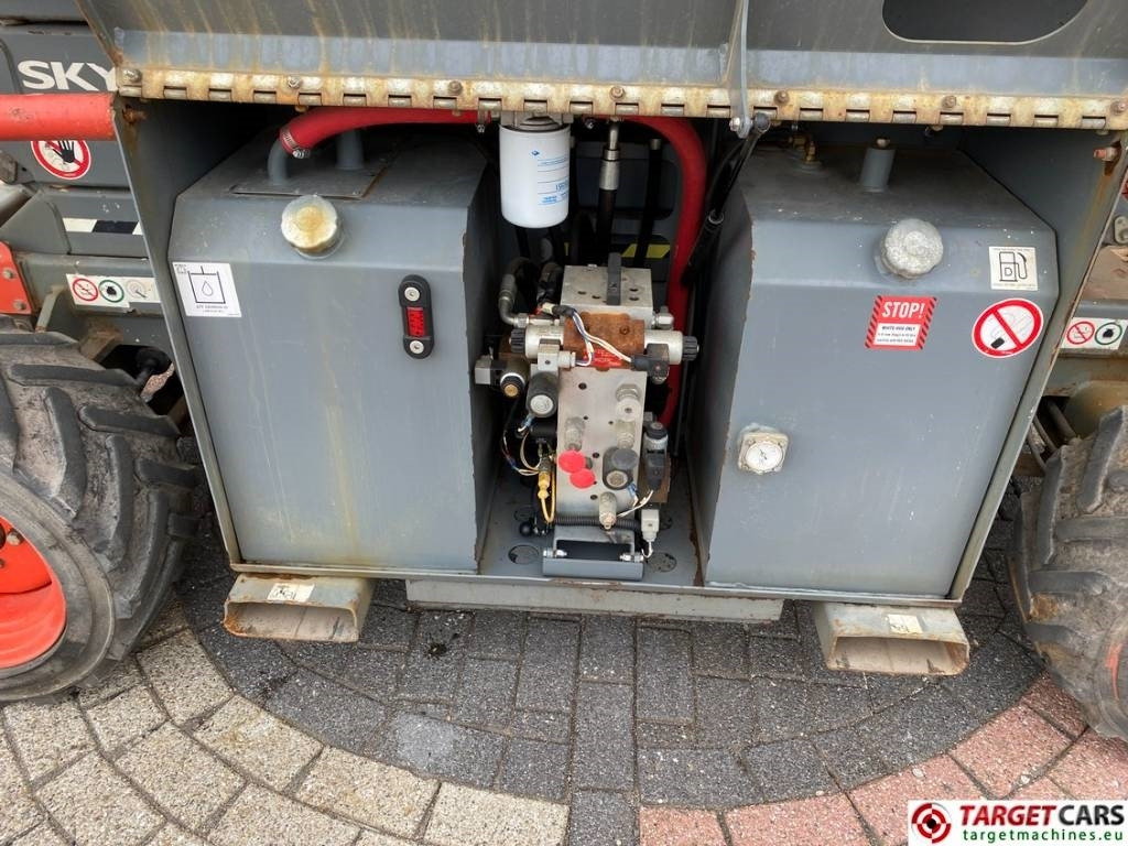 Šķērveida pacēlājs SkyJack SJ6832RT Diesel 4x4 Scissor 6832 Work Lift 1180cm: foto 15