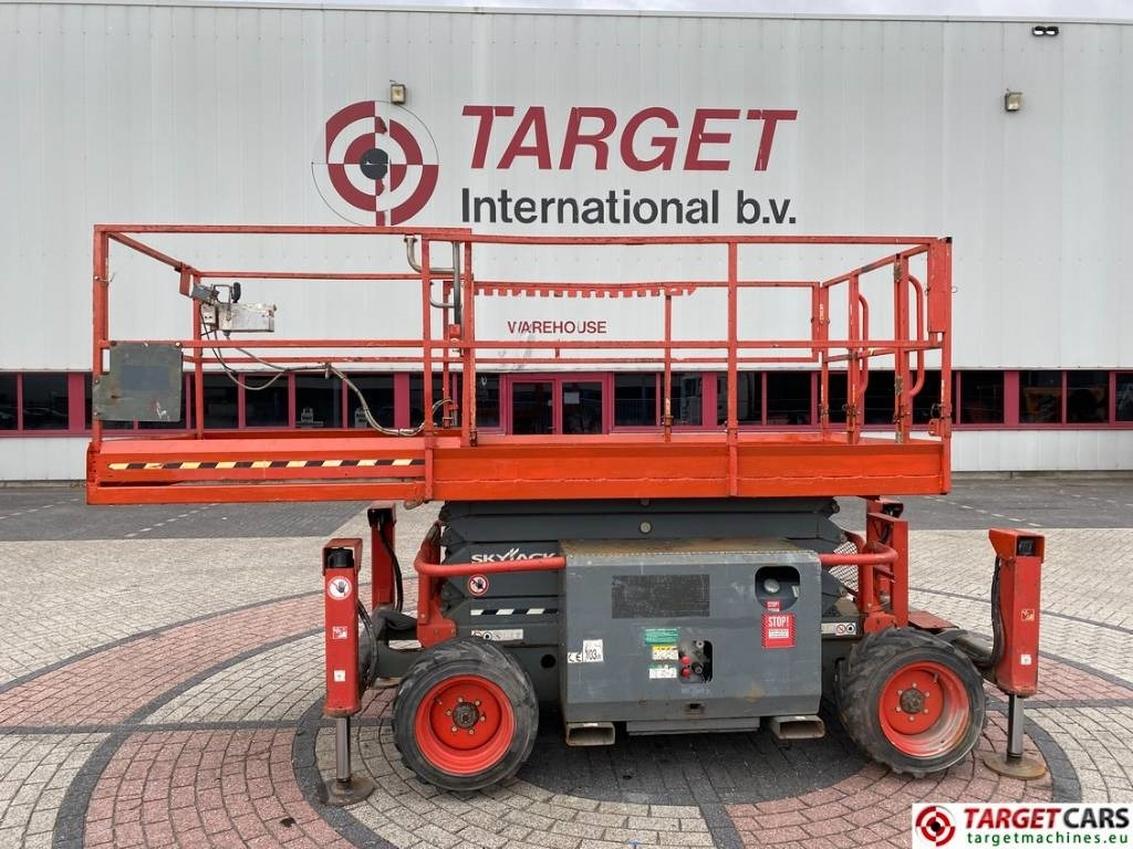 Šķērveida pacēlājs SkyJack SJ6832RT Diesel 4x4 Scissor 6832 Work Lift 1180cm: foto 30