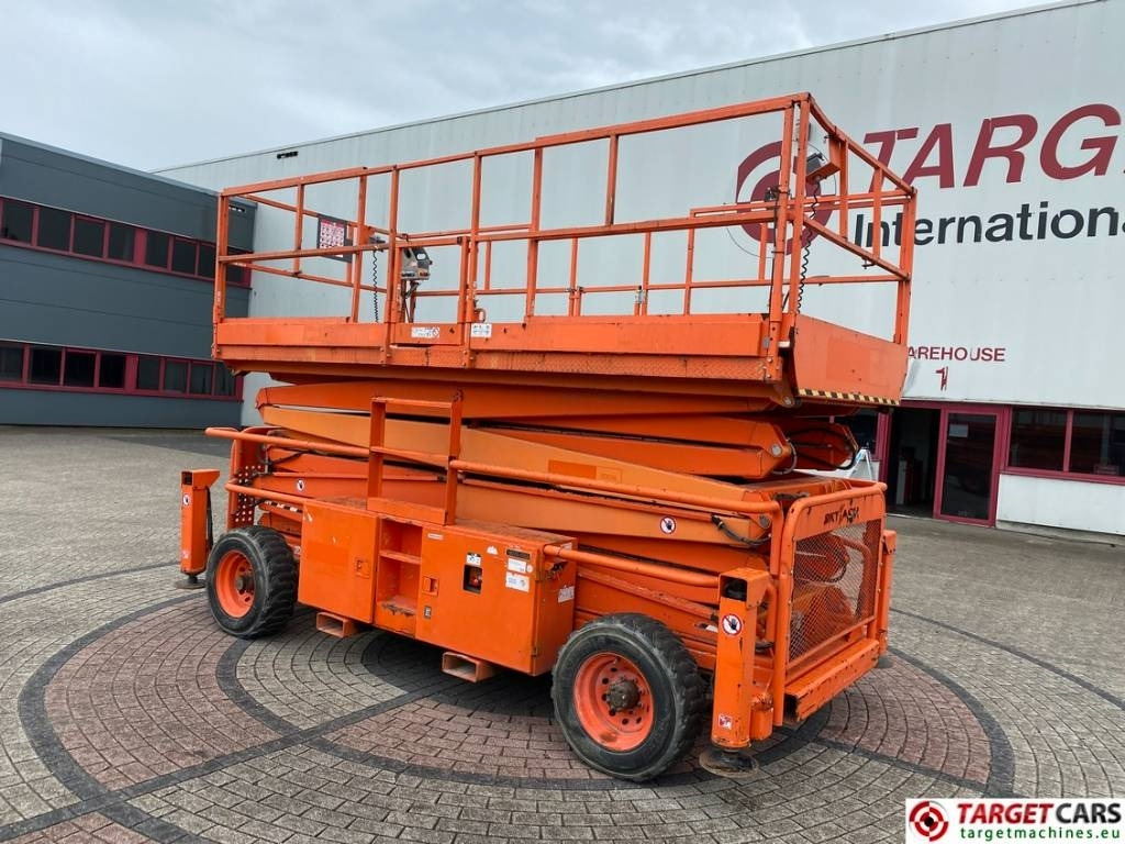 SkyJack SJ9250 RT Diesel 4x4 Scissor Work Lift 1720cm - Šķērveida pacēlājs: foto 4 SkyJack SJ9250 RT Diesel 4x4 Scissor Work Lift 1720cm - Šķērveida pacēlājs: foto 4