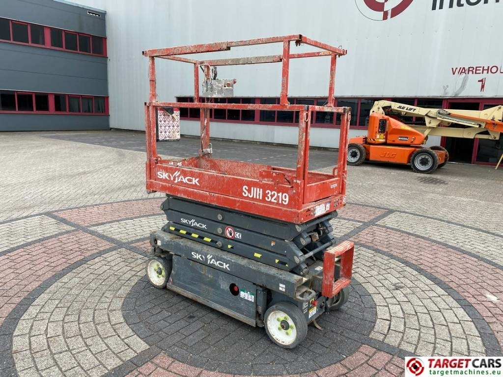 SkyJack SJIII-3219 Electric Scissor Work Lift 780cm - Šķērveida pacēlājs: foto 4 SkyJack SJIII-3219 Electric Scissor Work Lift 780cm - Šķērveida pacēlājs: foto 4