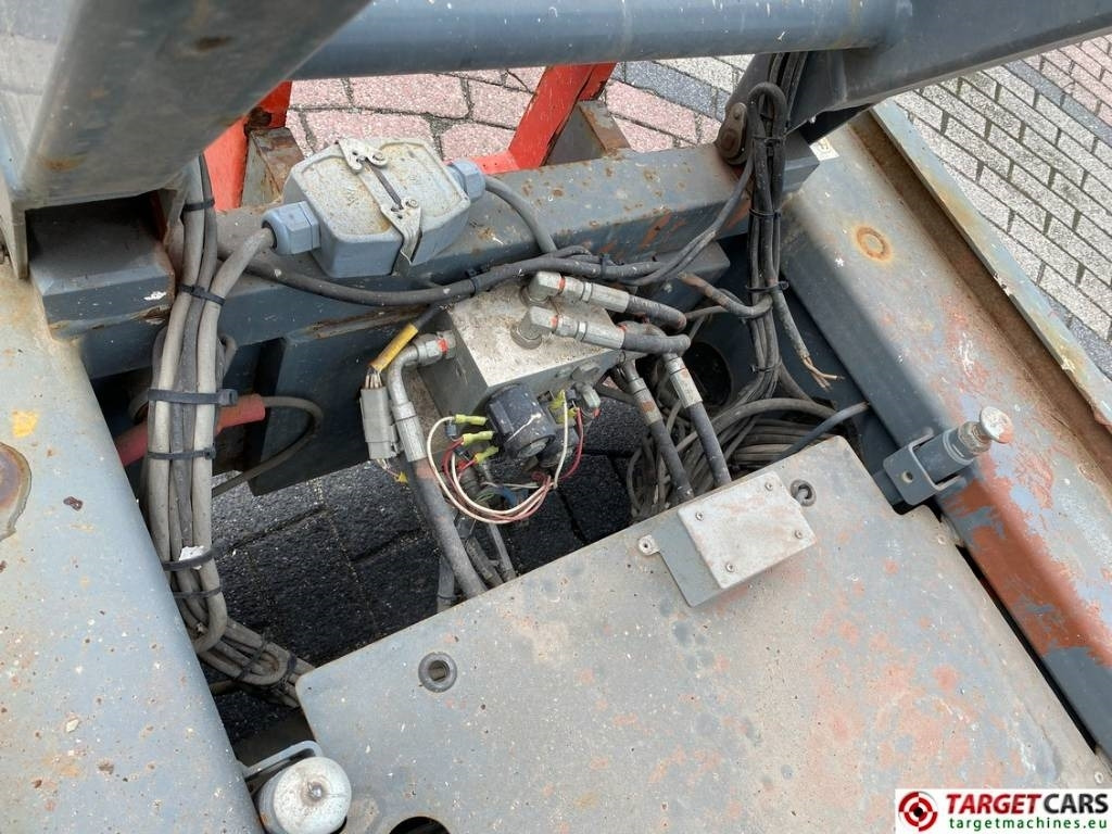 Šķērveida pacēlājs SkyJack SJIII-4740 Electric Scissor Work Lift 1380cm: foto 19 Šķērveida pacēlājs SkyJack SJIII-4740 Electric Scissor Work Lift 1380cm: foto 19