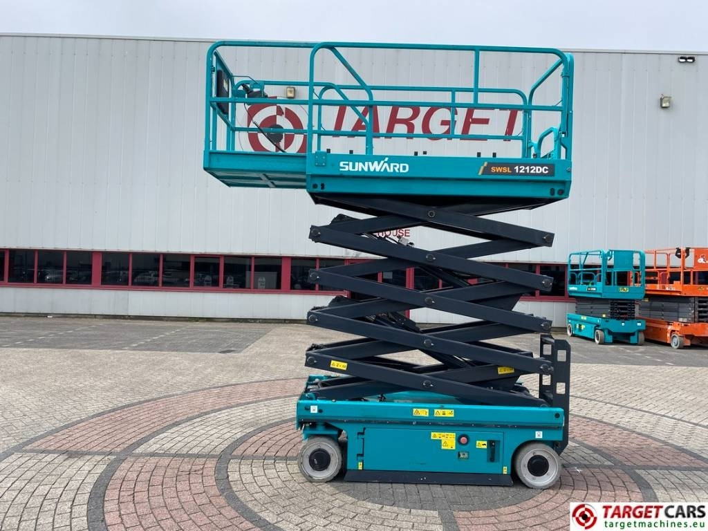 Sunward SWSL1212DC Electric Scissor Work LIft 1200cm - Šķērveida pacēlājs: foto 5 Sunward SWSL1212DC Electric Scissor Work LIft 1200cm - Šķērveida pacēlājs: foto 5