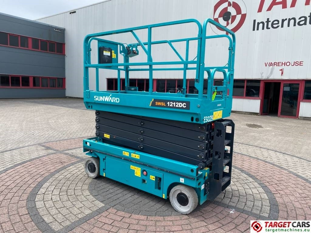 Sunward SWSL1212DC Electric Scissor Work LIft 1200cm - Šķērveida pacēlājs: foto 4 Sunward SWSL1212DC Electric Scissor Work LIft 1200cm - Šķērveida pacēlājs: foto 4