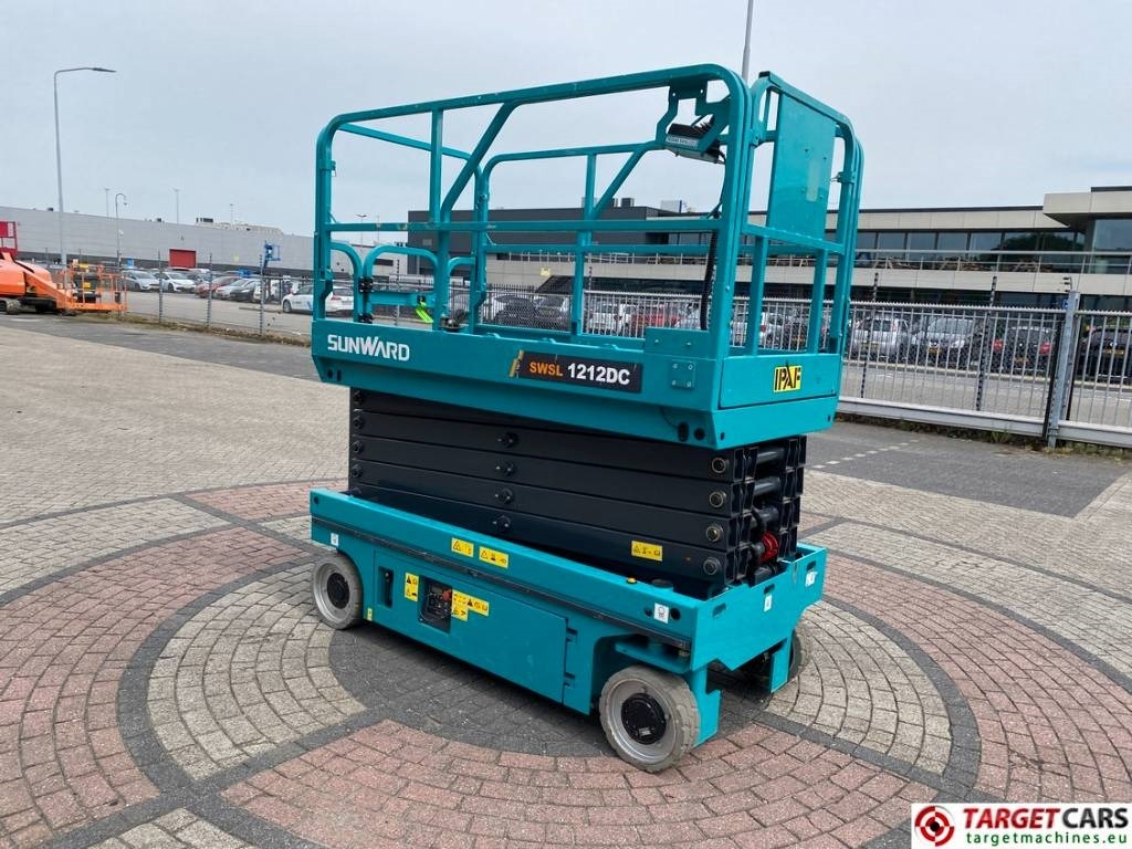 Sunward SWSL1212DC Electric Scissor Work Lift 1200cm - Šķērveida pacēlājs: foto 2 Sunward SWSL1212DC Electric Scissor Work Lift 1200cm - Šķērveida pacēlājs: foto 2