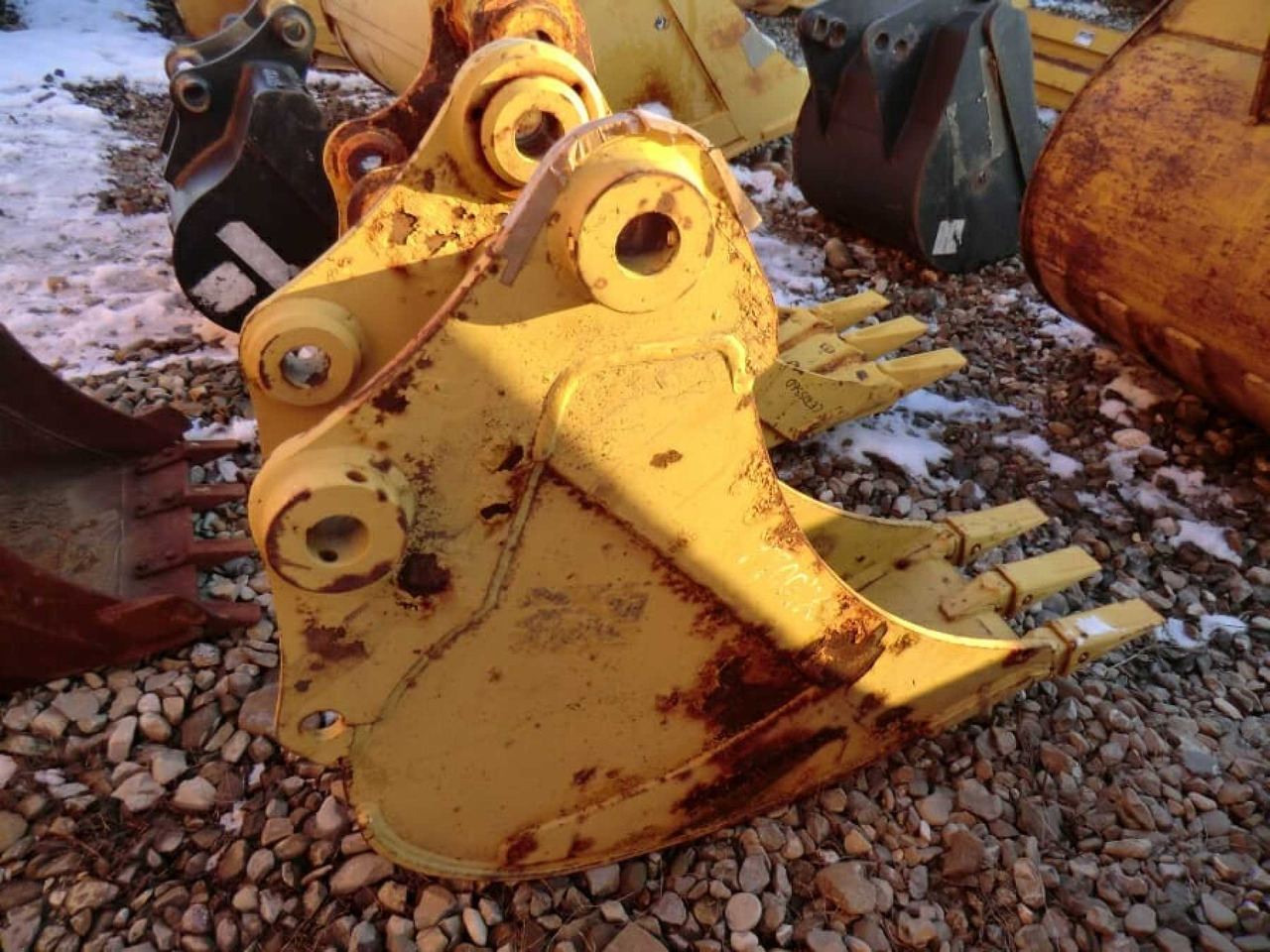 Caterpillar 307 Benna HD con denti, marca ROMEA, peso 200 kg, anno di costruzione 2004. Larghezza mm 300. - Ekskavatora kauss: foto 5 Caterpillar 307 Benna HD con denti, marca ROMEA, peso 200 kg, anno di costruzione 2004. Larghezza mm 300. - Ekskavatora kauss: foto 5