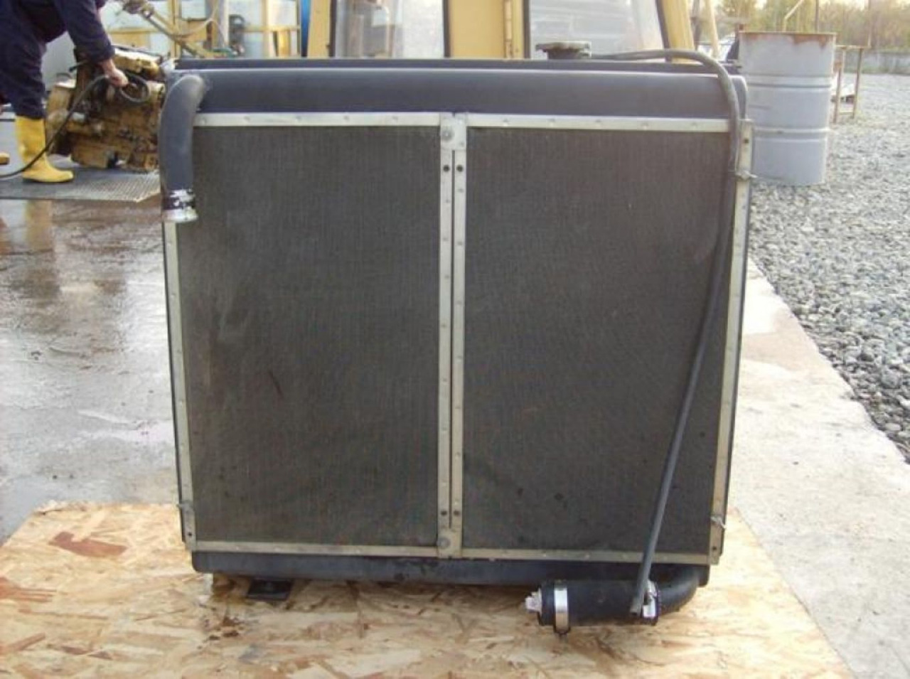Caterpillar 317 NVA RADIATORE ACQUA - Radiators - Celtniecības tehnika: foto 2 Caterpillar 317 NVA RADIATORE ACQUA - Radiators - Celtniecības tehnika: foto 2