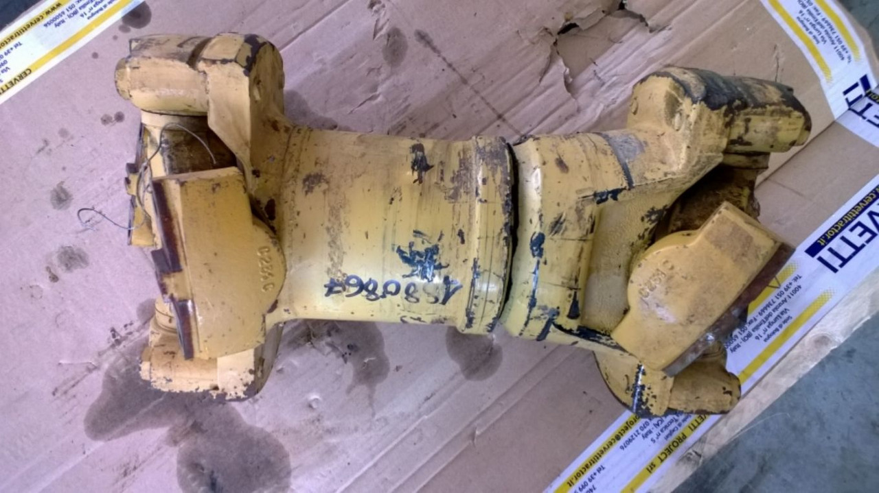 Caterpillar 735 ALBERO DI TRASMISSIONE - Pusass - Celtniecības tehnika: foto 1 Caterpillar 735 ALBERO DI TRASMISSIONE - Pusass - Celtniecības tehnika: foto 1