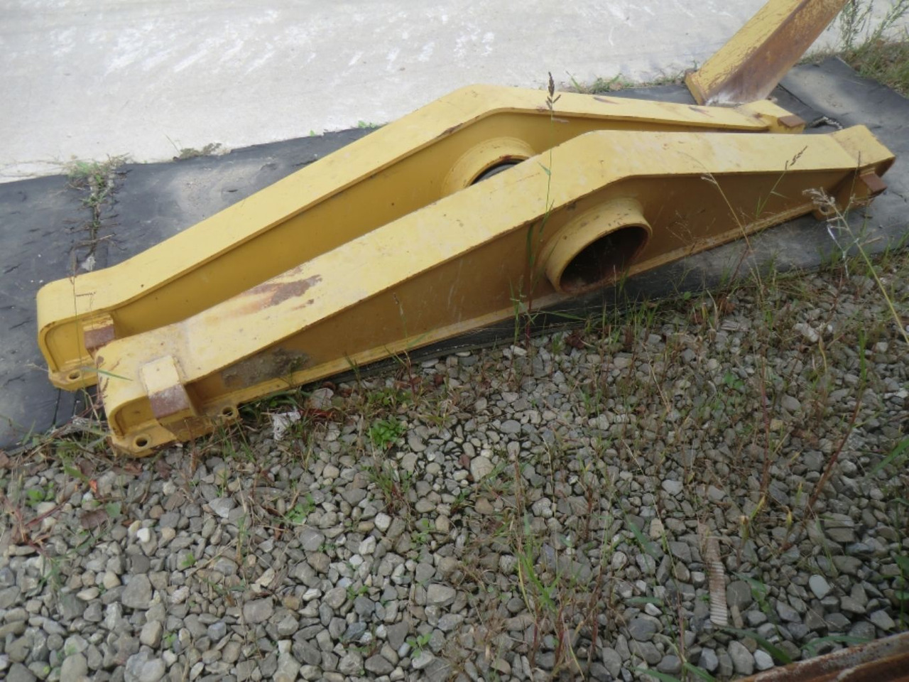 Caterpillar 735 Braccetto sinistro di collegamento assale centrale e posteriore. (ARM AS LH) - Asis un rezerves daļas - Celtniecības tehnika: foto 1 Caterpillar 735 Braccetto sinistro di collegamento assale centrale e posteriore. (ARM AS LH) - Asis un rezerves daļas - Celtniecības tehnika: foto 1