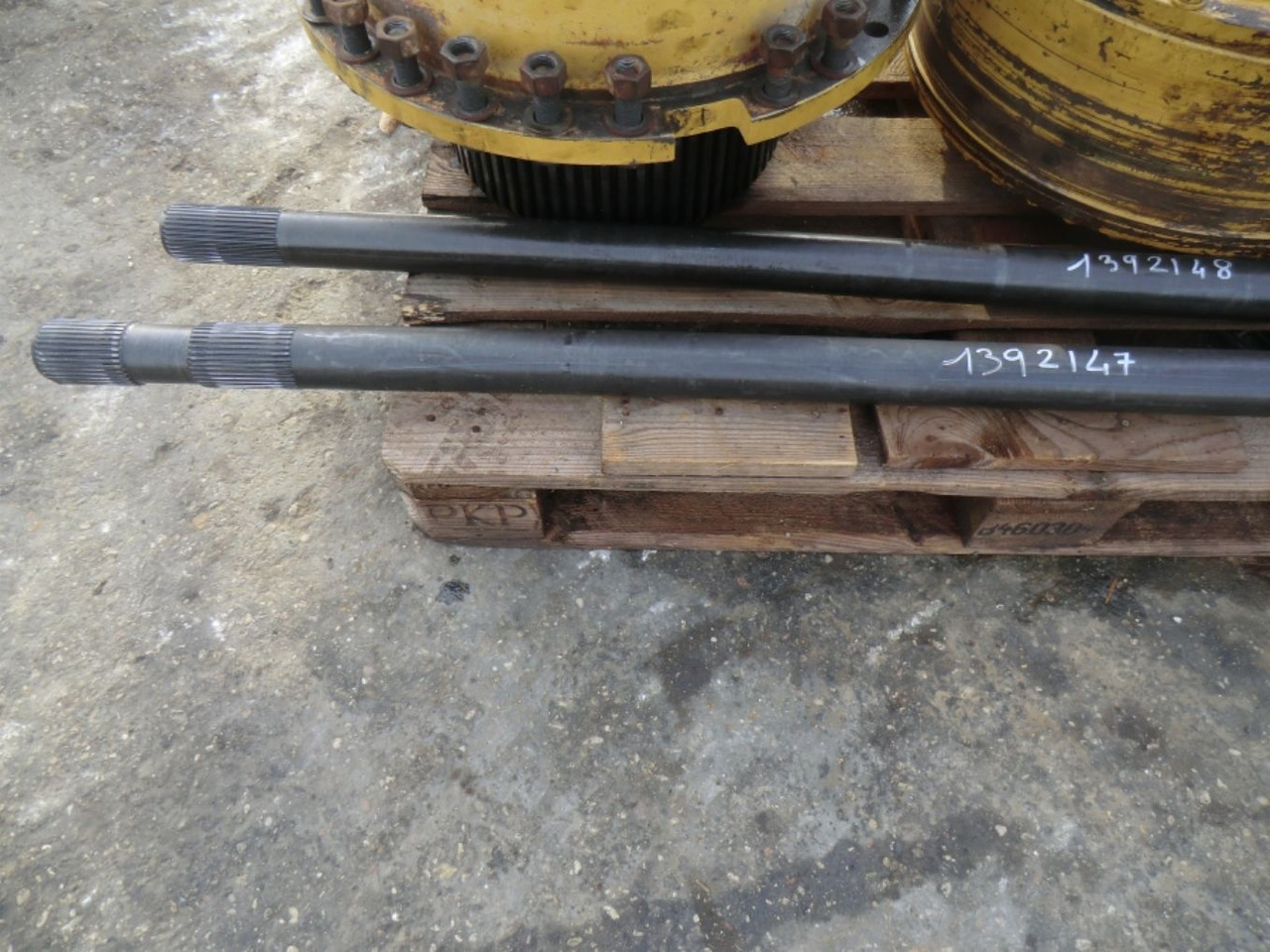 Caterpillar 735 Semiasse con due filettature - Transmisija - Celtniecības tehnika: foto 1 Caterpillar 735 Semiasse con due filettature - Transmisija - Celtniecības tehnika: foto 1