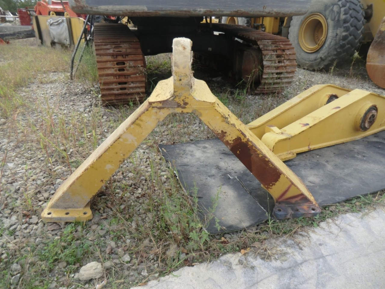 Caterpillar 735 Supporto telaio assale posteriore - Asis un rezerves daļas - Celtniecības tehnika: foto 1 Caterpillar 735 Supporto telaio assale posteriore - Asis un rezerves daļas - Celtniecības tehnika: foto 1