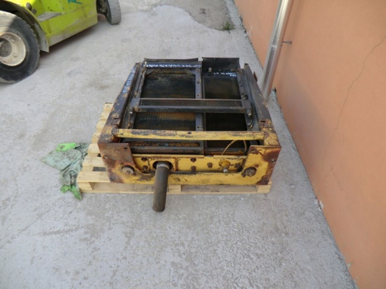 Caterpillar 953 RADIATORE ACQUA - Radiators - Celtniecības tehnika: foto 3 Caterpillar 953 RADIATORE ACQUA - Radiators - Celtniecības tehnika: foto 3