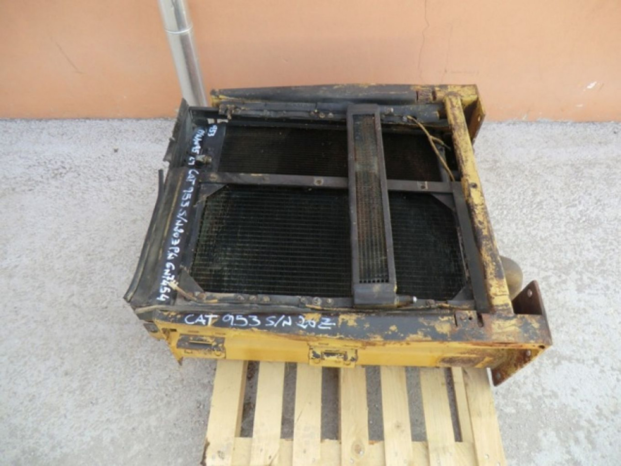 Caterpillar 953 RADIATORE ACQUA - Radiators - Celtniecības tehnika: foto 2 Caterpillar 953 RADIATORE ACQUA - Radiators - Celtniecības tehnika: foto 2