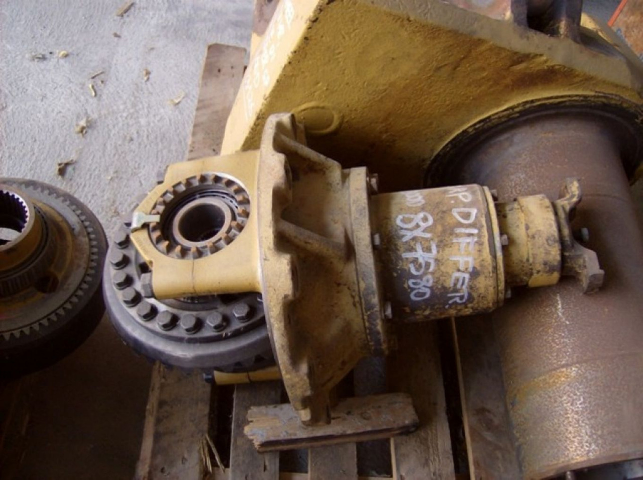 Caterpillar D300D DIFFERENZIALE CON COPPIA CONICA - Diferenciālis - Celtniecības tehnika: foto 1 Caterpillar D300D DIFFERENZIALE CON COPPIA CONICA - Diferenciālis - Celtniecības tehnika: foto 1